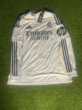 Real Madrid 25/26 Home Jersey Men’s L Long Sleeve NWT